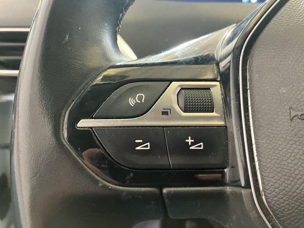 Peugeot 3008 PureTech 130 S&S Allure 96 kW (130 CV) - 8