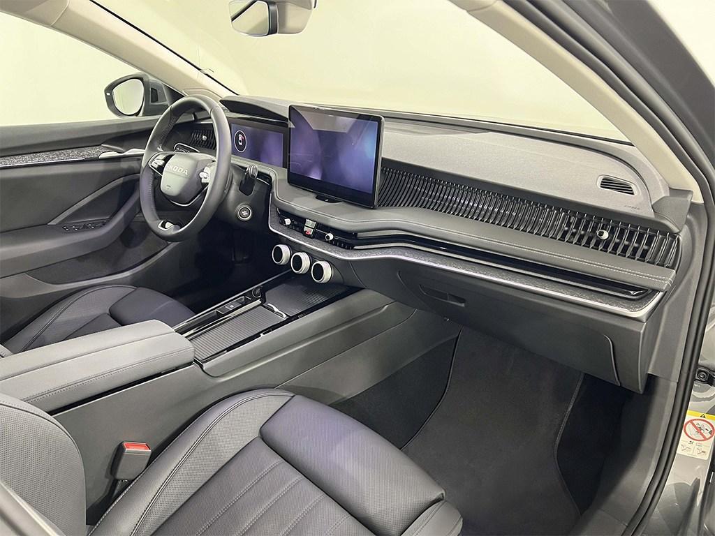 Skoda Superb 2.0 TDI Plus DSG 110 kW (150 CV) - 9