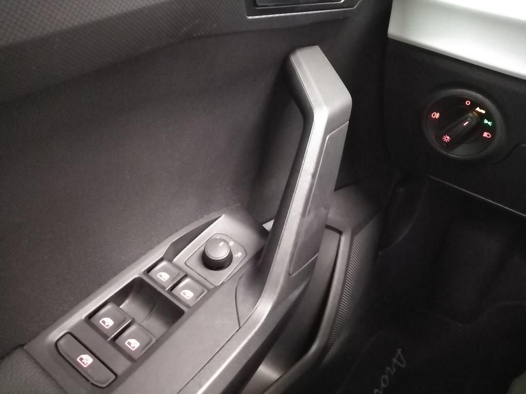 SEAT Arona 1.0 TSI Style XL 81 kW (110 CV) - 15