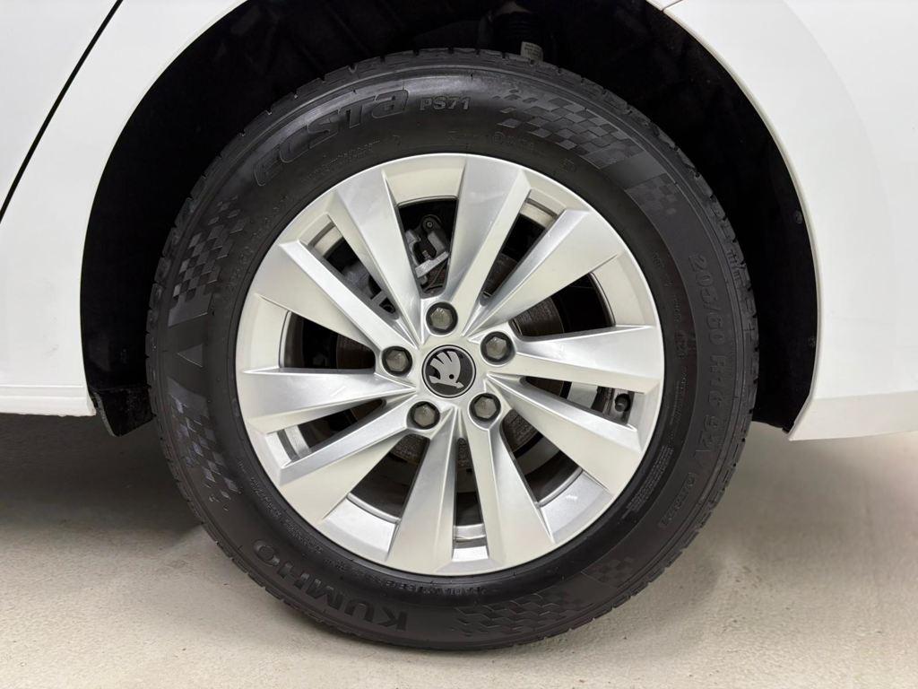 Skoda Octavia 1.5 TSI m-HEV Selection DSG 85 kW (116 CV) - 7