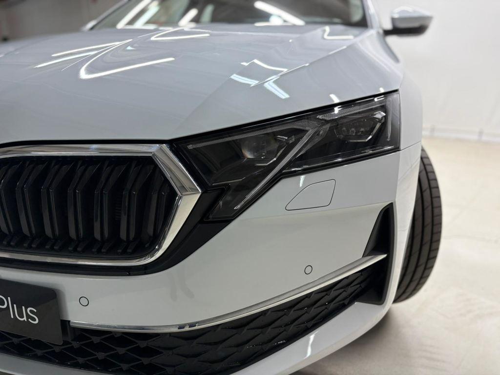 Skoda Octavia 1.5 TSI m-HEV Selection DSG 85 kW (116 CV) - 16