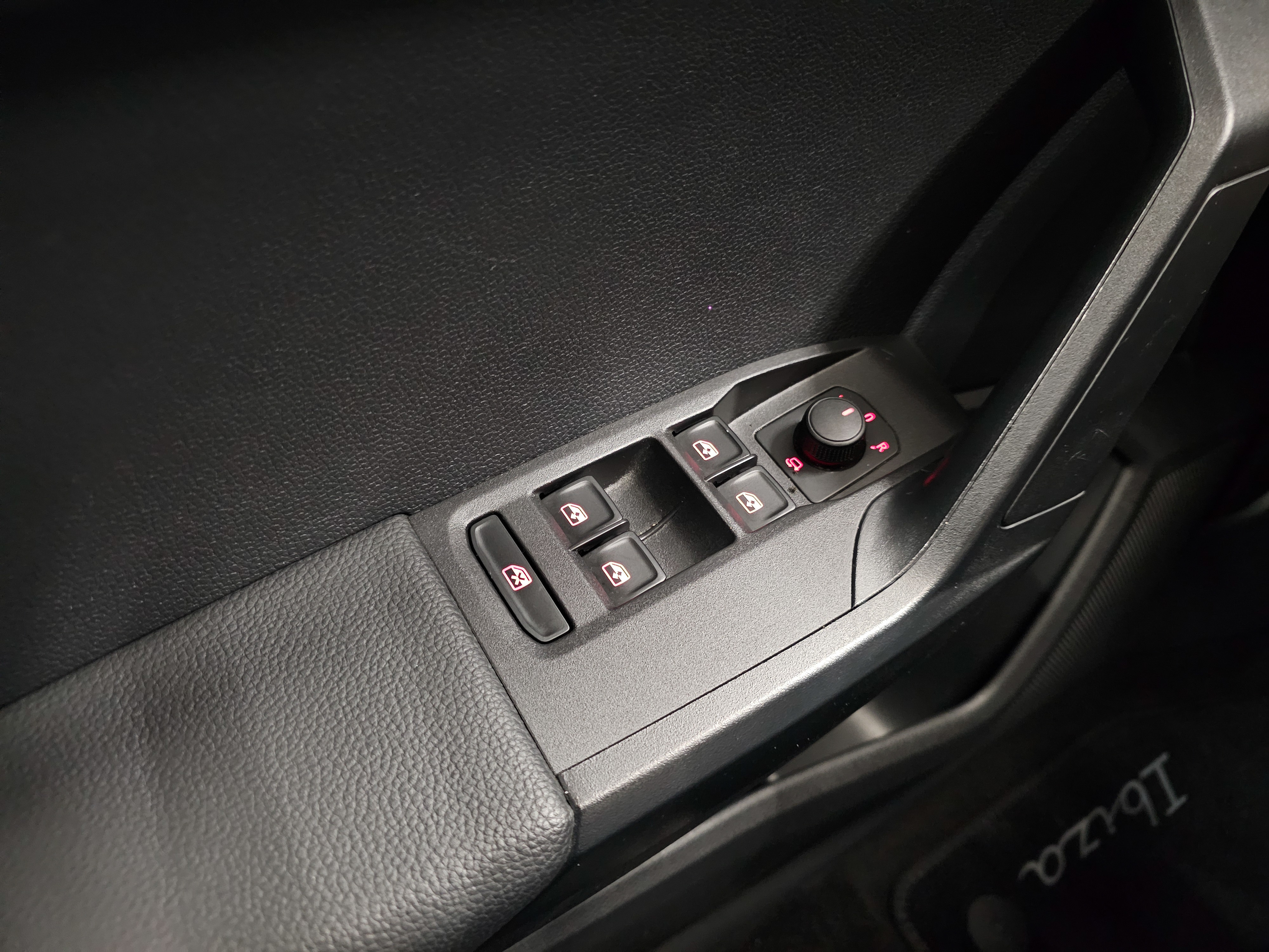 SEAT Ibiza 1.0 MPI S&S Style XM 59 kW (80 CV) - 13