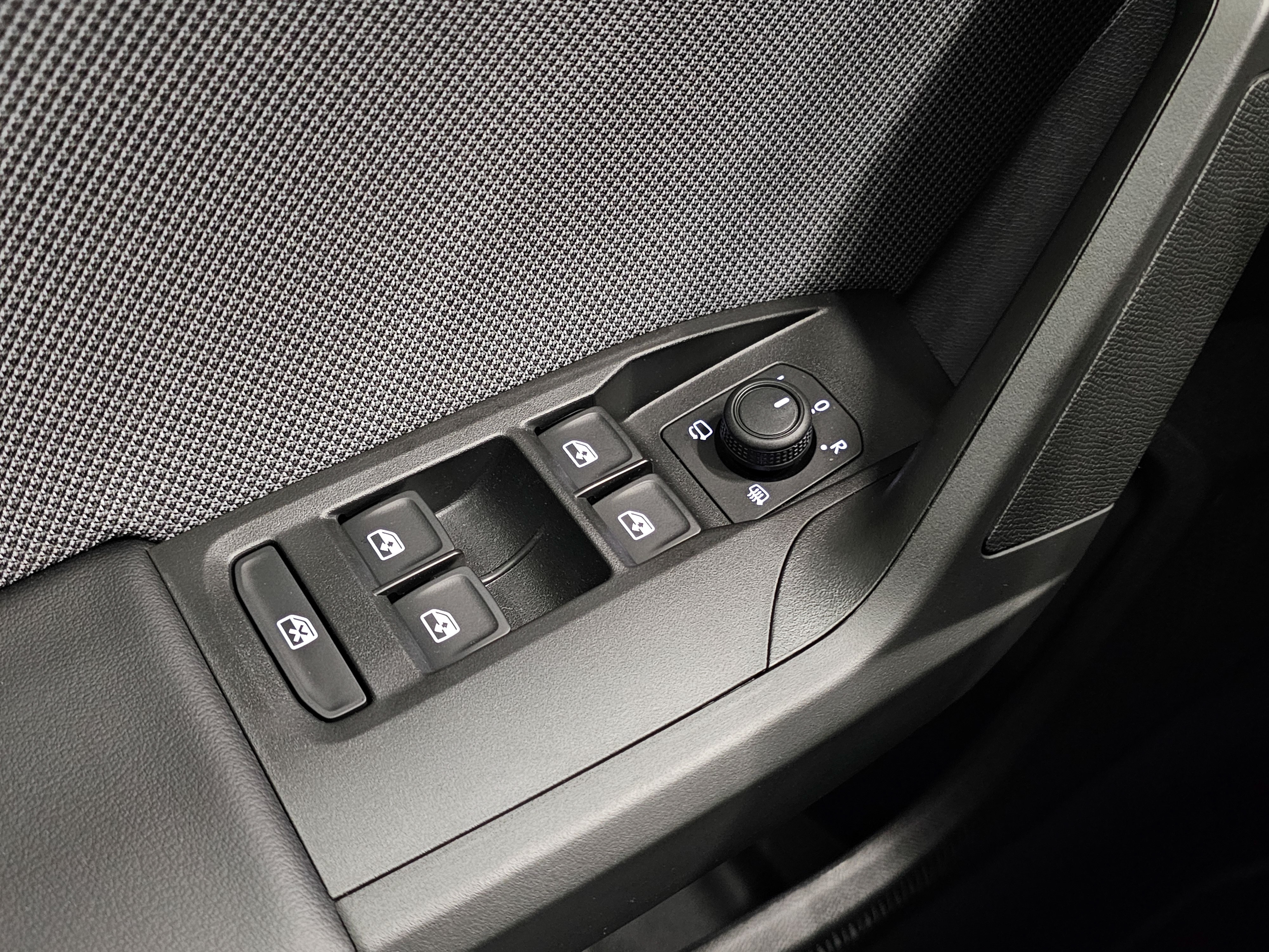 SEAT León 1.5 eTSI Style 25 Aniversario DSG 85 kW (116 CV) - 16