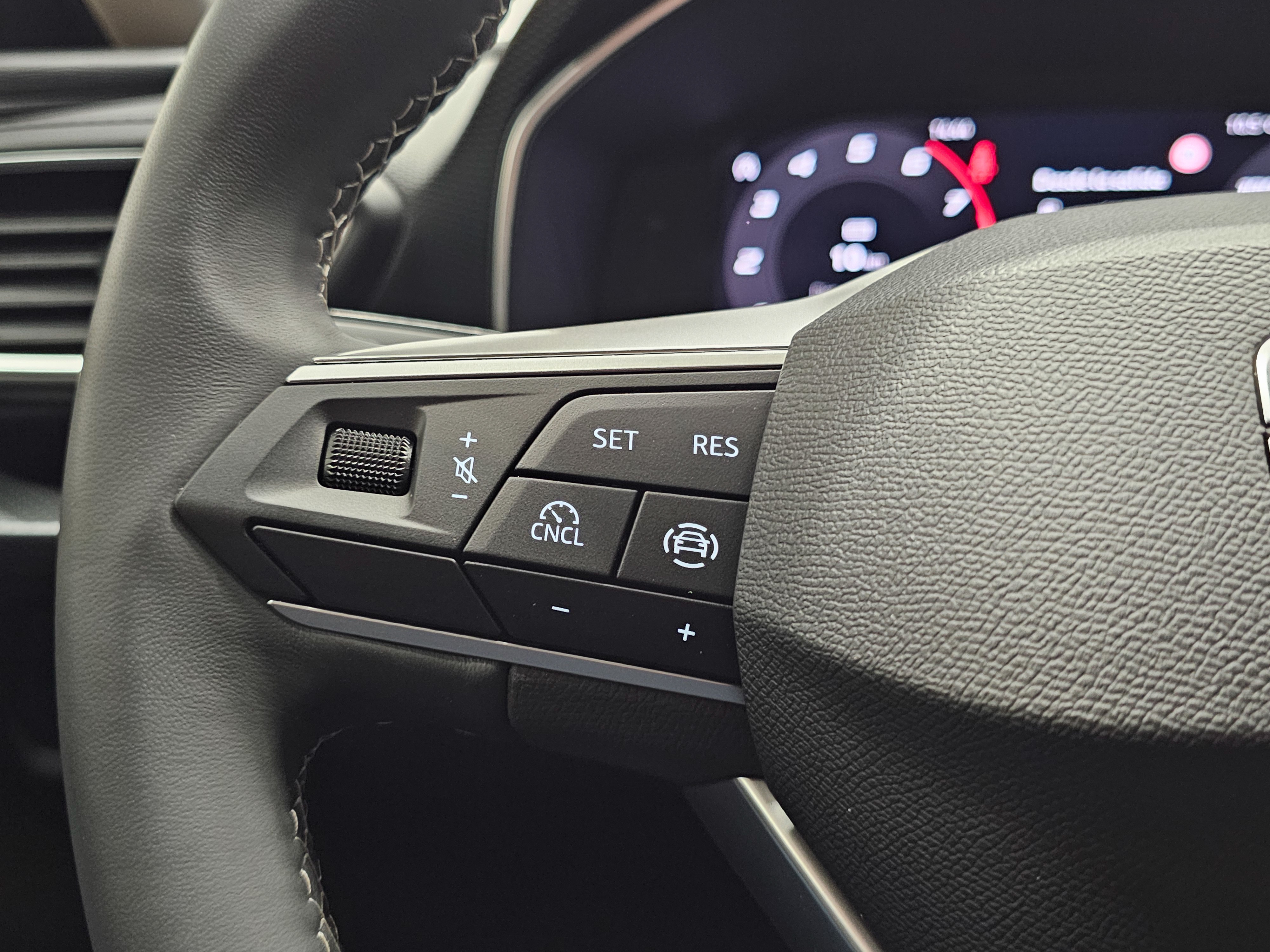 SEAT León 1.5 eTSI Style 25 Aniversario DSG 85 kW (116 CV) - 15