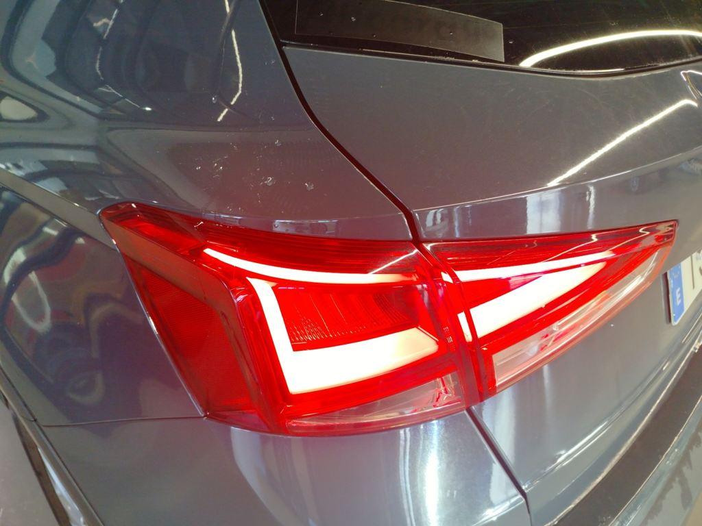 SEAT Arona 1.0 TSI Style XM 85 kW (115 CV) - 10