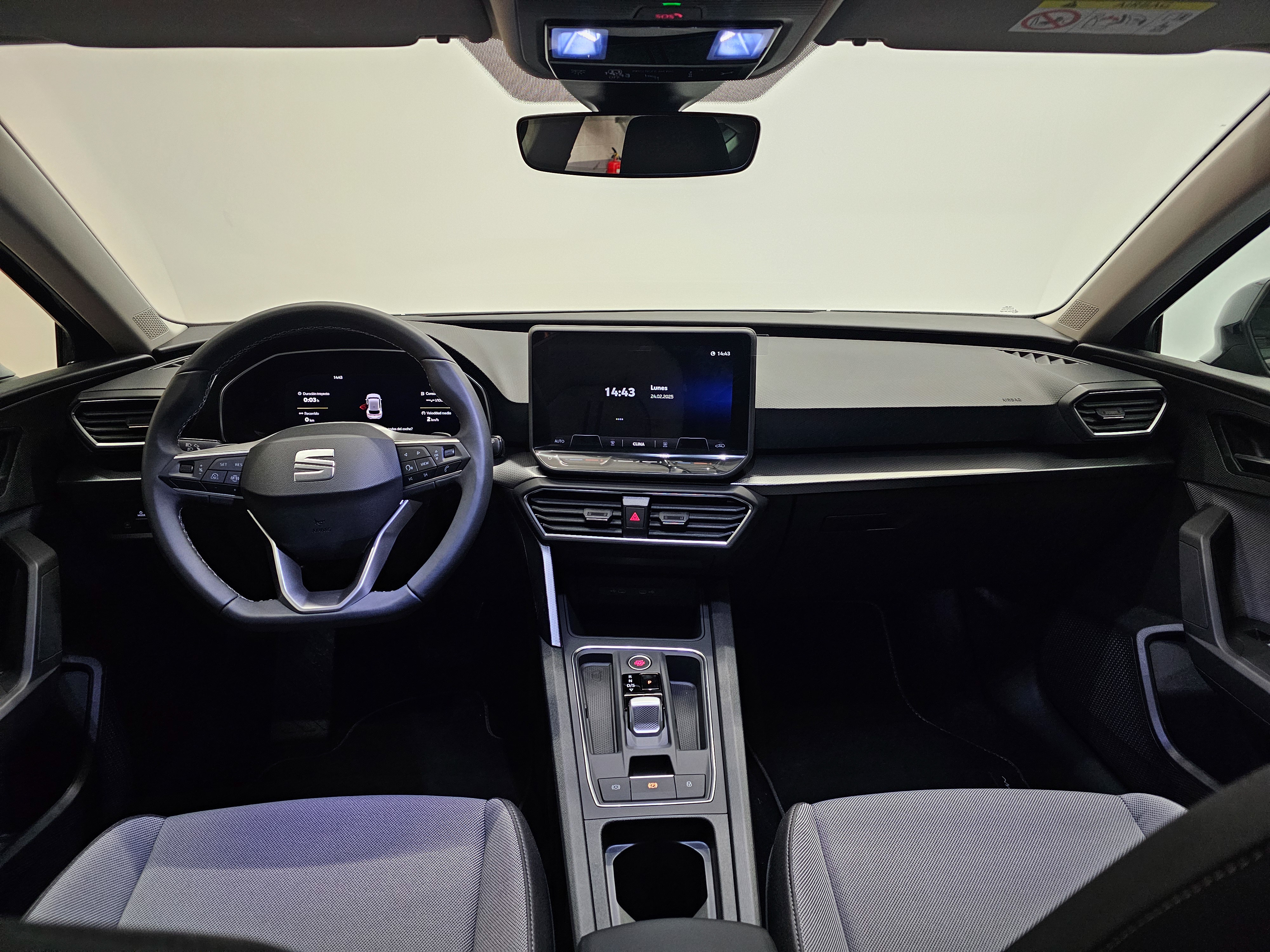 SEAT León 1.5 eTSI Style 25 Aniversario DSG 85 kW (116 CV) - 3