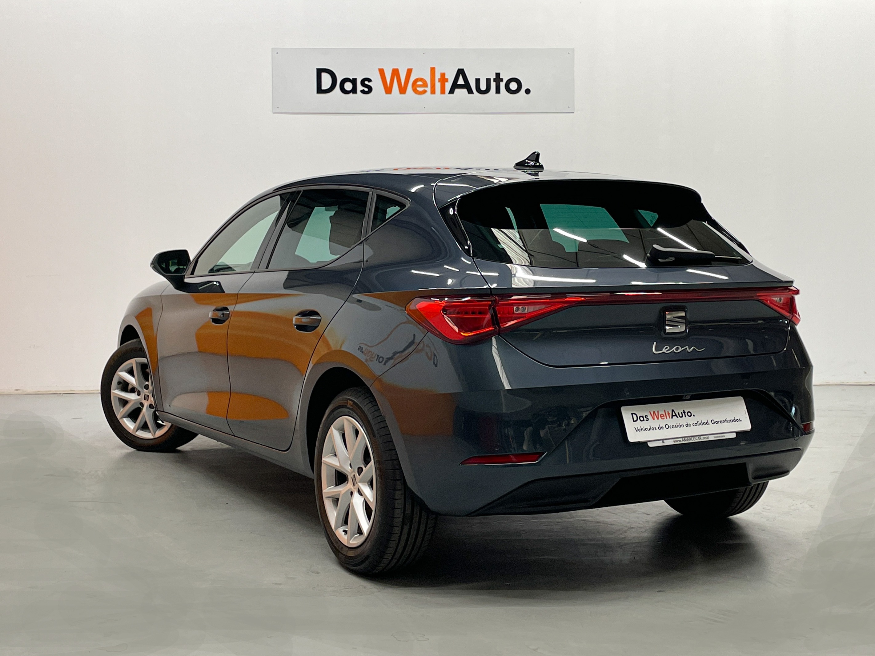 SEAT León 1.5 eTSI Style 25 Aniversario DSG 85 kW (116 CV) - 1