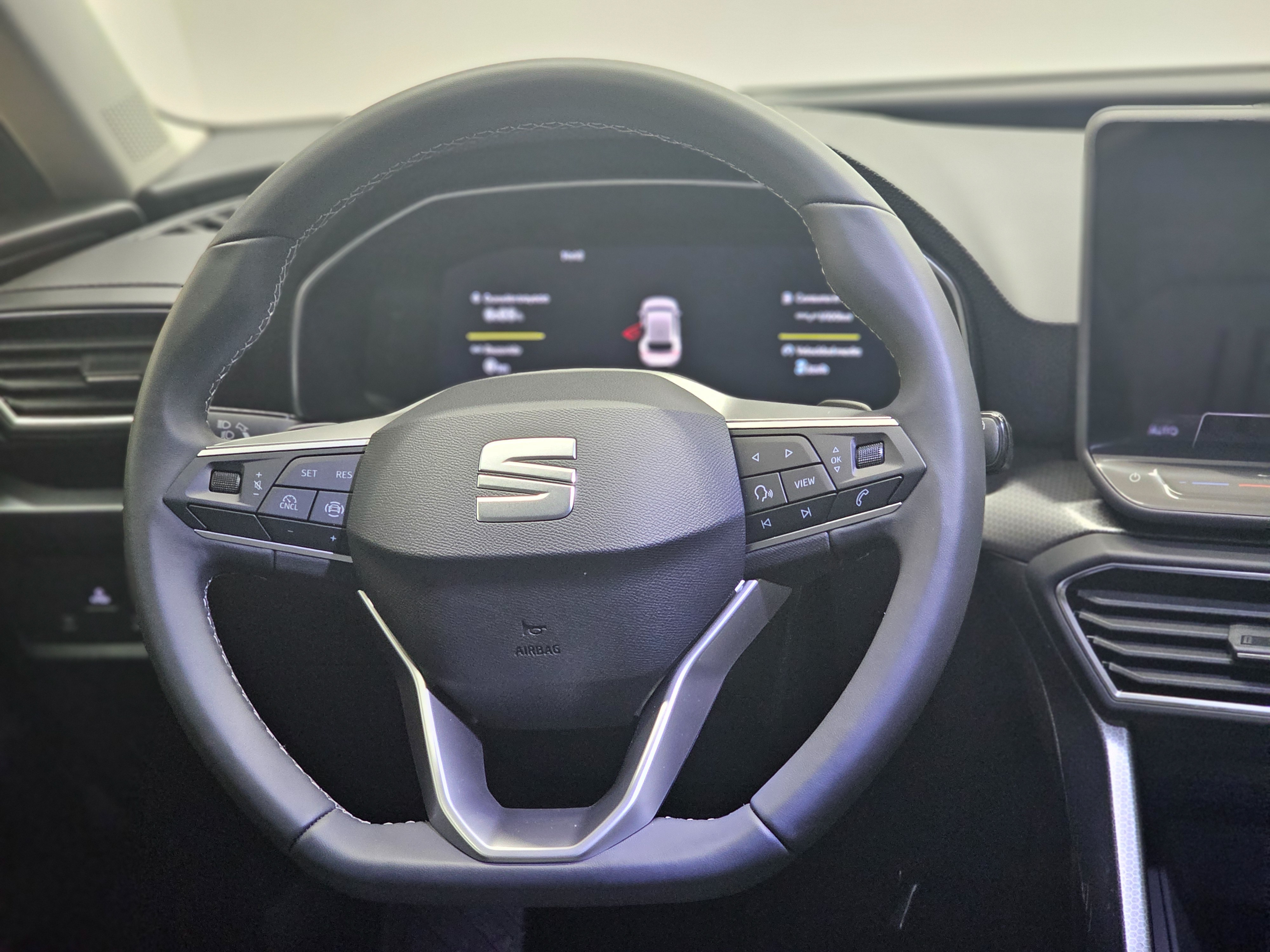 SEAT León 1.5 eTSI Style 25 Aniversario DSG 85 kW (116 CV) - 8