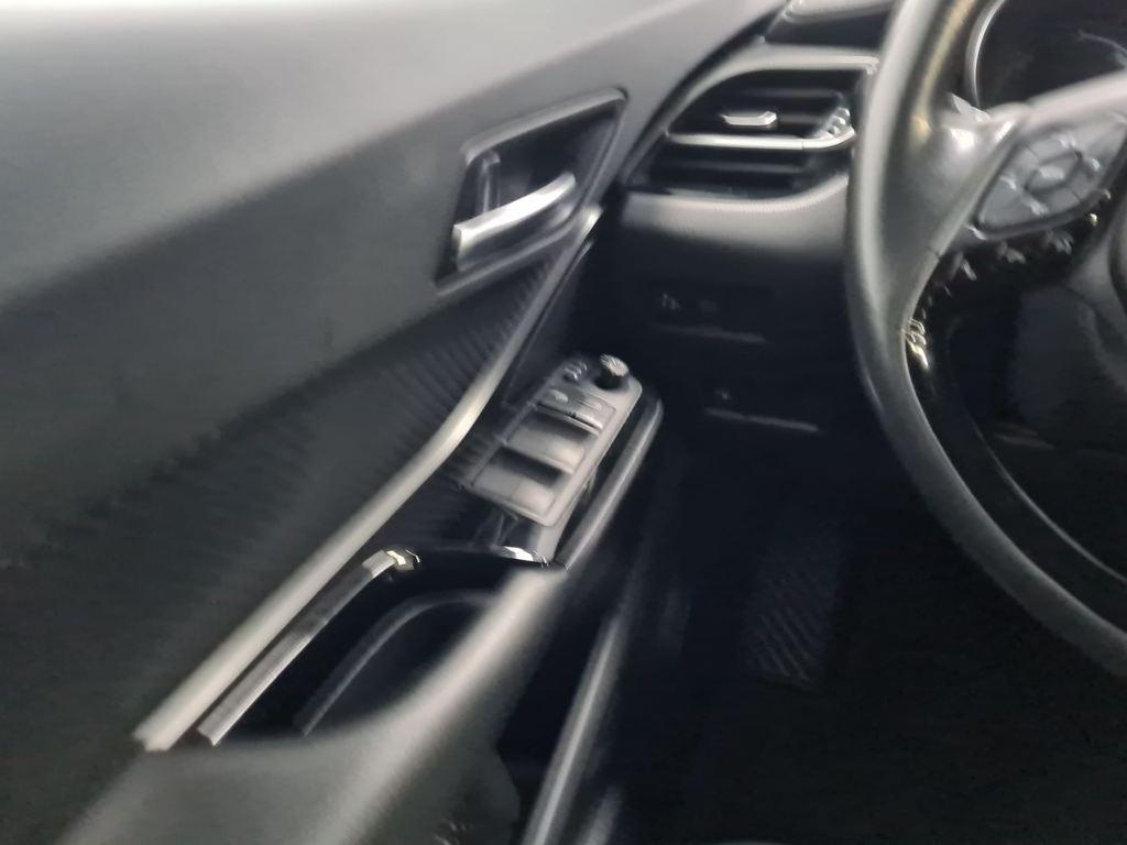 Toyota C-HR 1.8 125H Advance 90 kW (122 CV) - 10