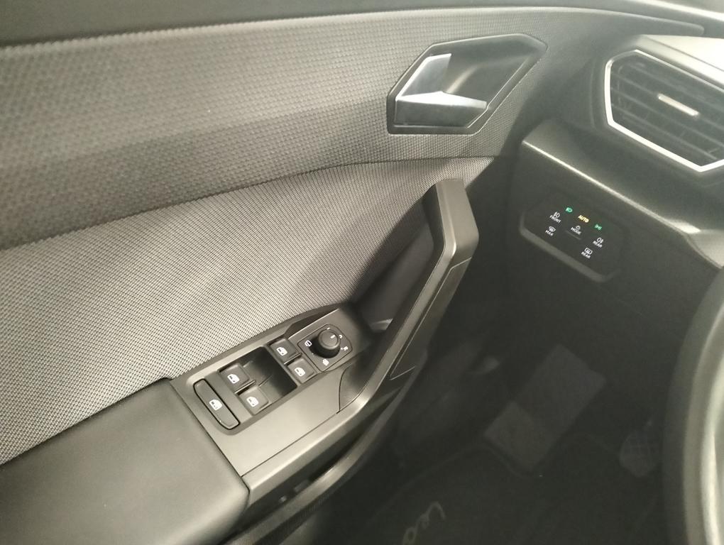 SEAT León 1.5 TSI S&S Style 25 Aniversario 85 kW (116 CV) - 19