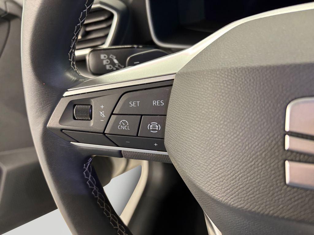 SEAT León 1.5 eTSI Style 25 Aniversario DSG 85 kW (116 CV) - 10