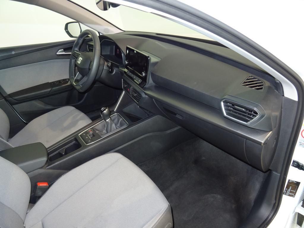 SEAT León 1.0 TSI S&S Style 25 Aniversario 81 kW (110 CV) - 9