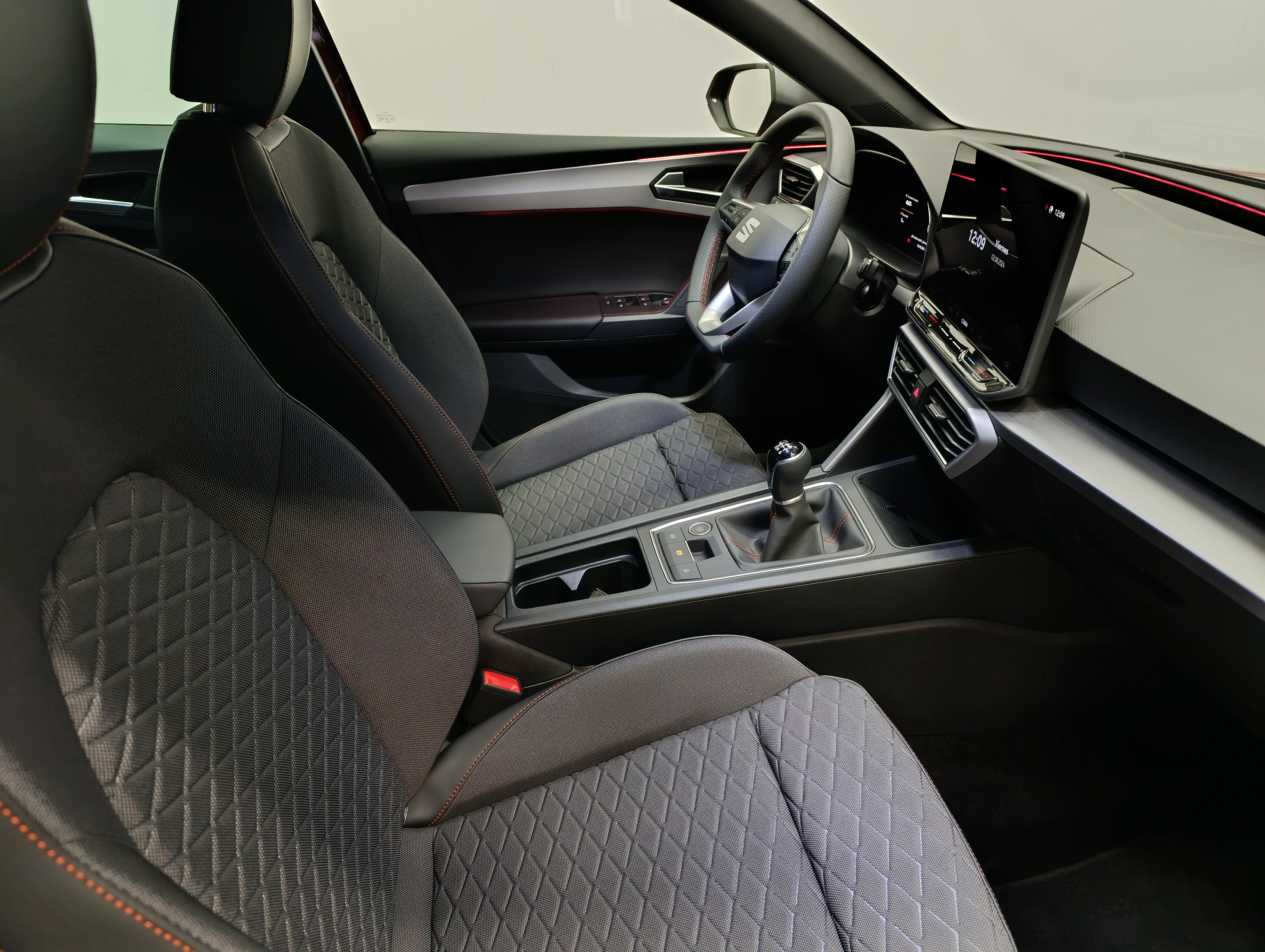 SEAT León 1.5 TSI S&S FR 25 Aniversario 85 kW (116 CV) - 4