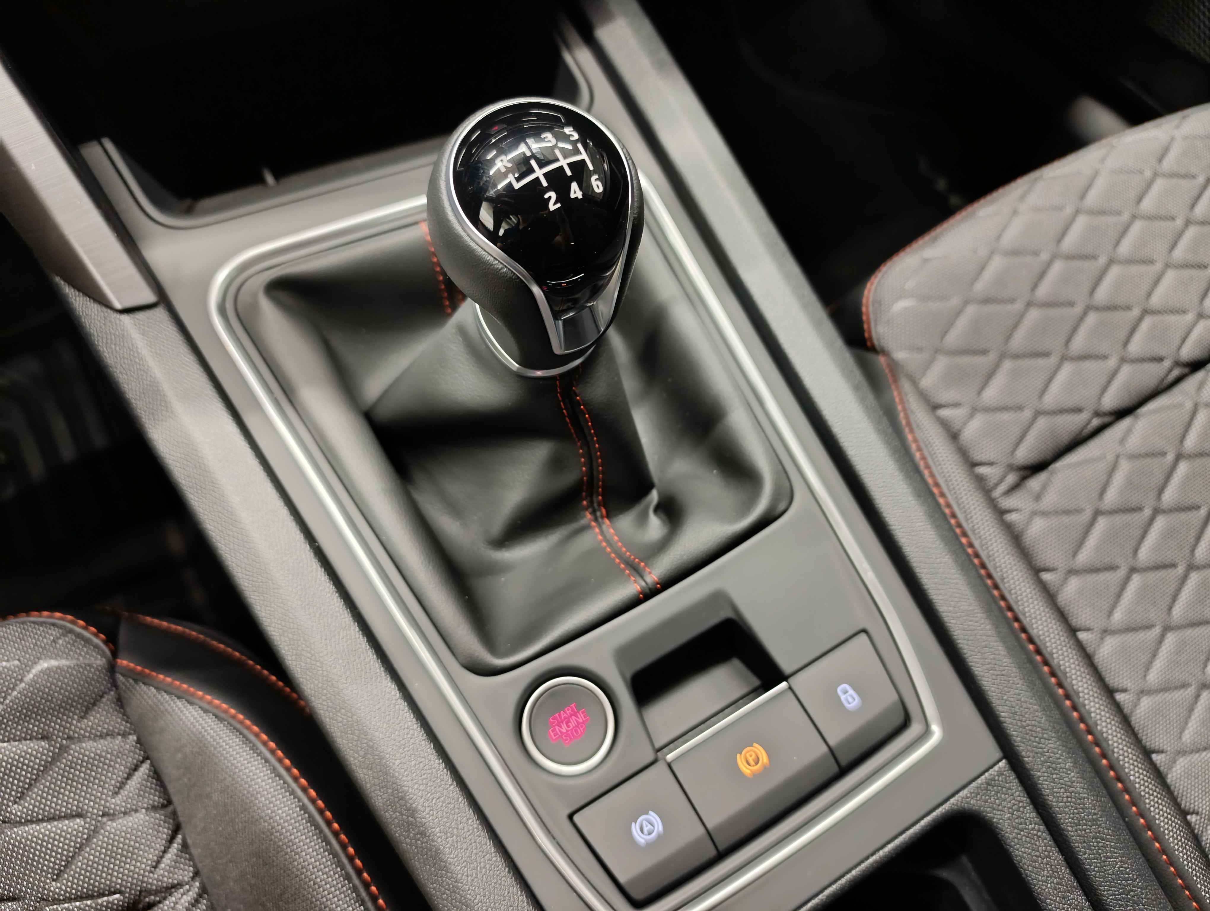 SEAT León 1.5 TSI S&S FR 25 Aniversario 85 kW (116 CV) - 13