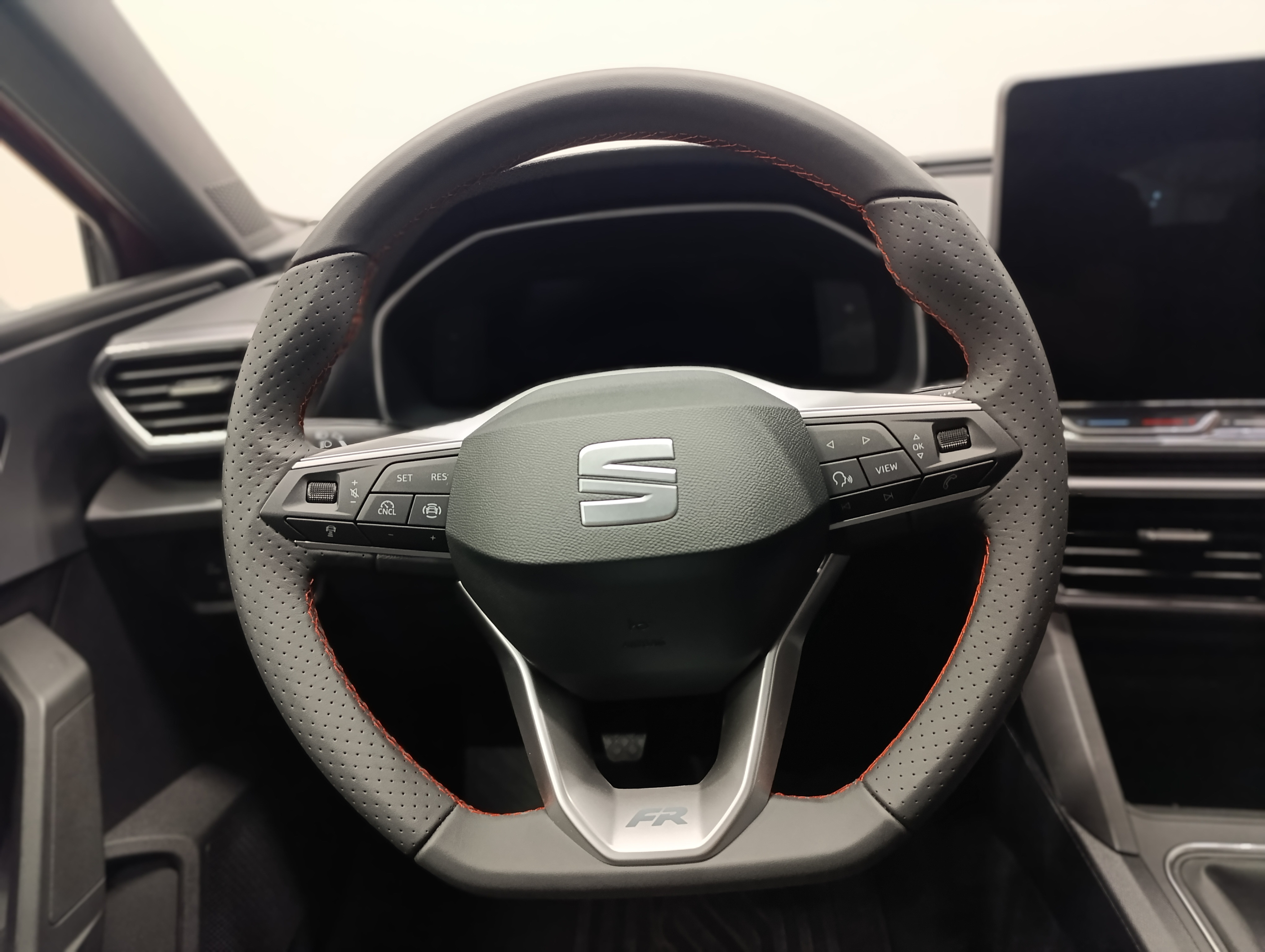 SEAT León 1.5 TSI S&S FR 25 Aniversario 85 kW (116 CV) - 15