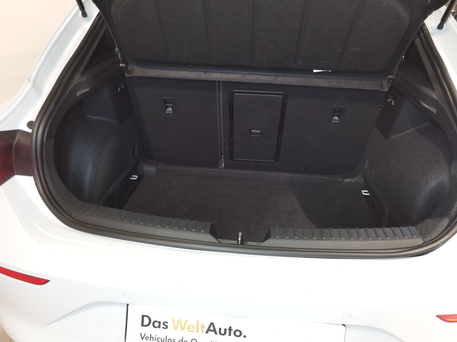 SEAT León 1.5 TSI S&S FR 25 Aniversario 85 kW (116 CV) - 6