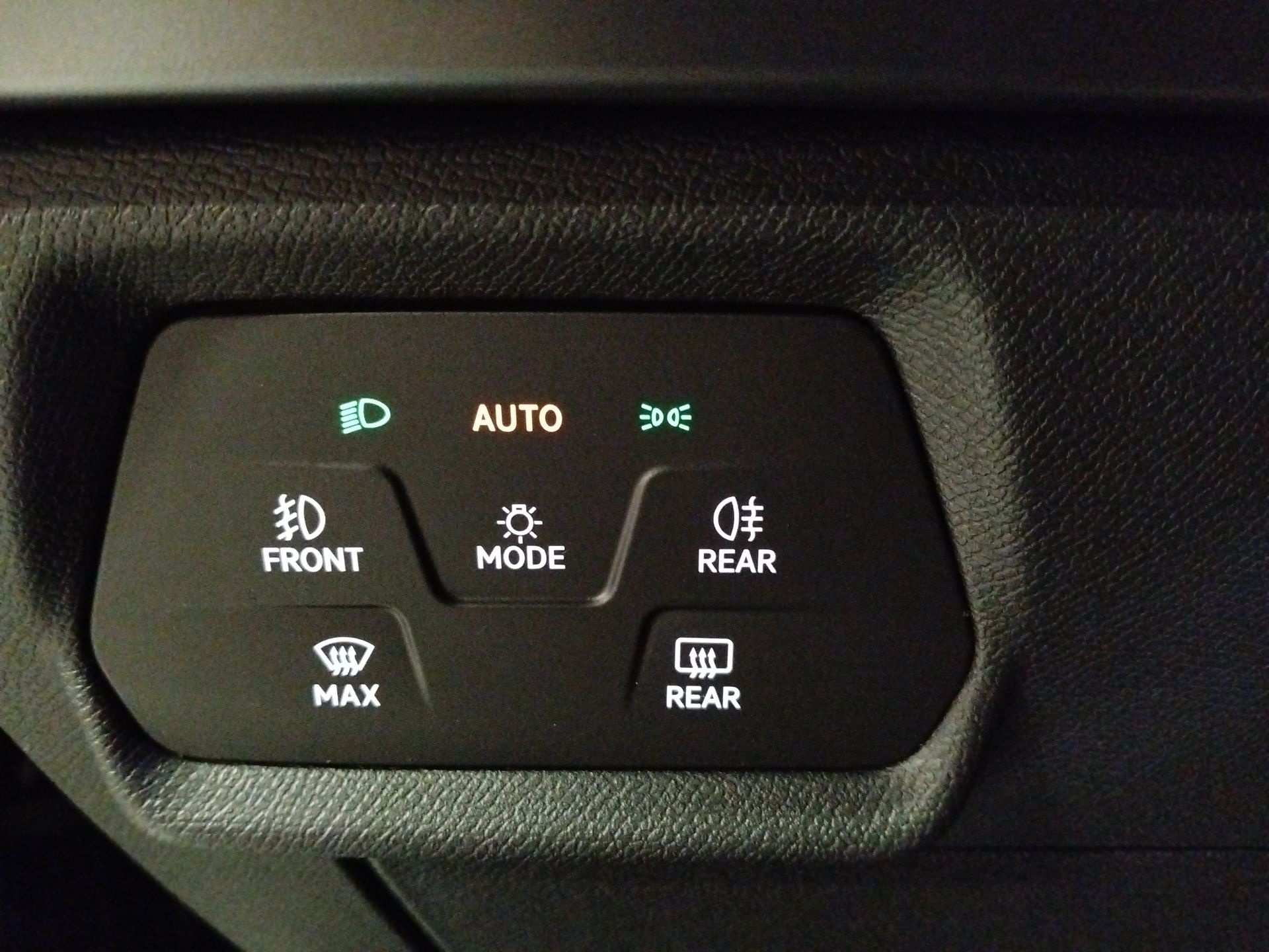 CUPRA León 1.5 eTSI DSG 110 kW (150 CV) - 17