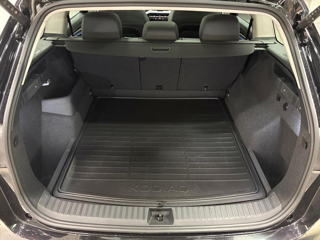 Skoda Kodiaq 1.5 TSI m-HEV Design DSG 110 kW (150 CV) - 6