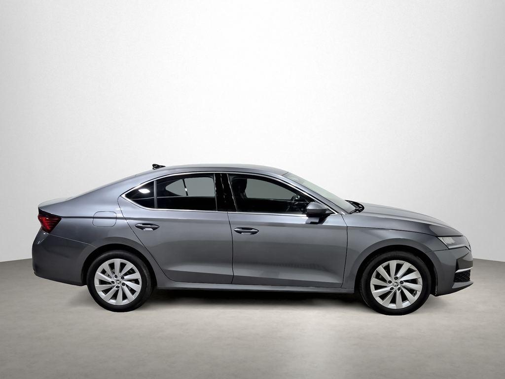 Skoda Octavia 1.5 TSI m-HEV Selection DSG 85 kW (116 CV) - 2