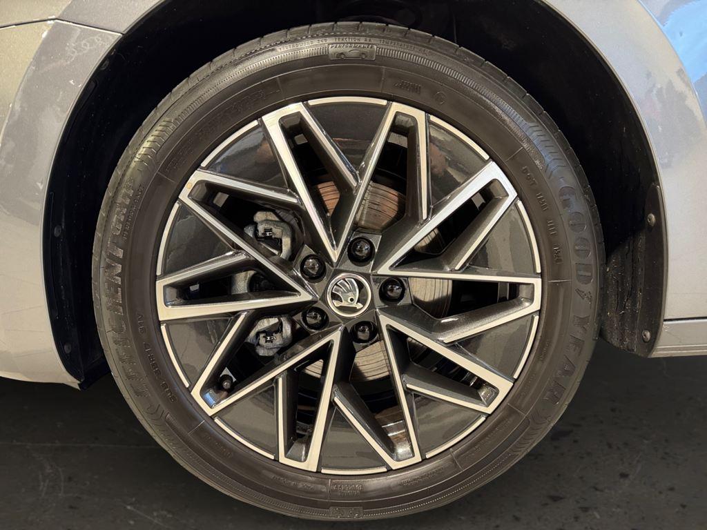 Skoda Octavia Combi 1.5 TSI m-HEV Selection DSG 110 kW (150 CV) - 7