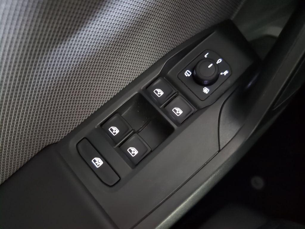 SEAT León 1.5 TSI S&S Style 25 Aniversario 85 kW (116 CV) - 16