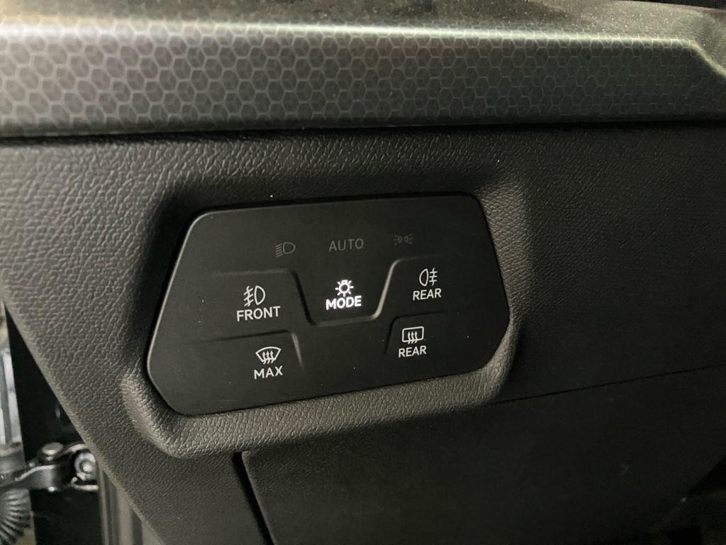 SEAT León 1.5 eTSI Style 25 Aniversario DSG 85 kW (116 CV) - 11