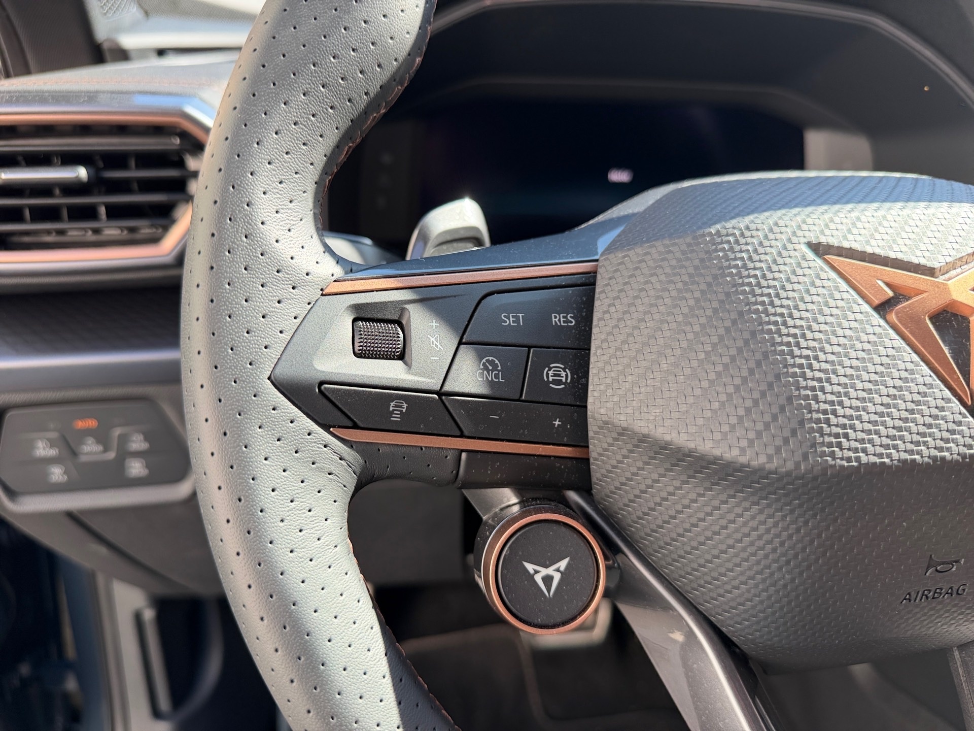 CUPRA Formentor 1.5 TSI e-Hybrid DSG 150 kW (204 CV) - 9