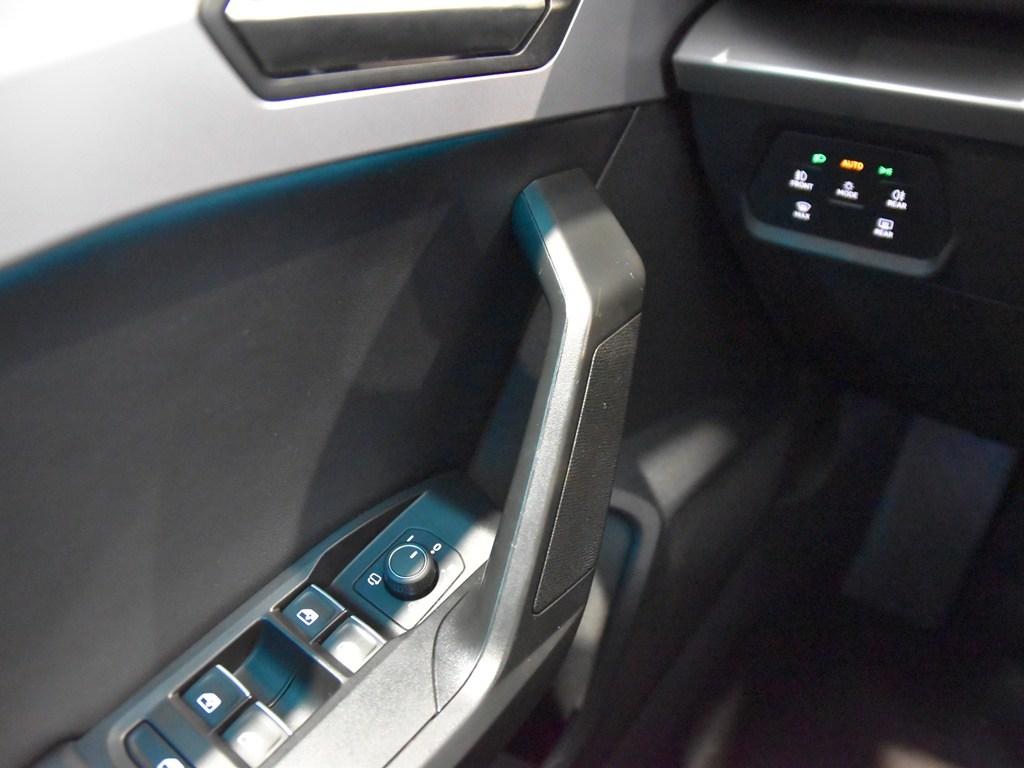 SEAT León 1.5 TSI S&S FR 25 Aniversario 85 kW (116 CV) - 17