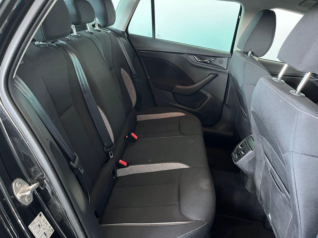 Skoda Kamiq 1.0 TSI Selection DSG 85 kW (115 CV) - 5