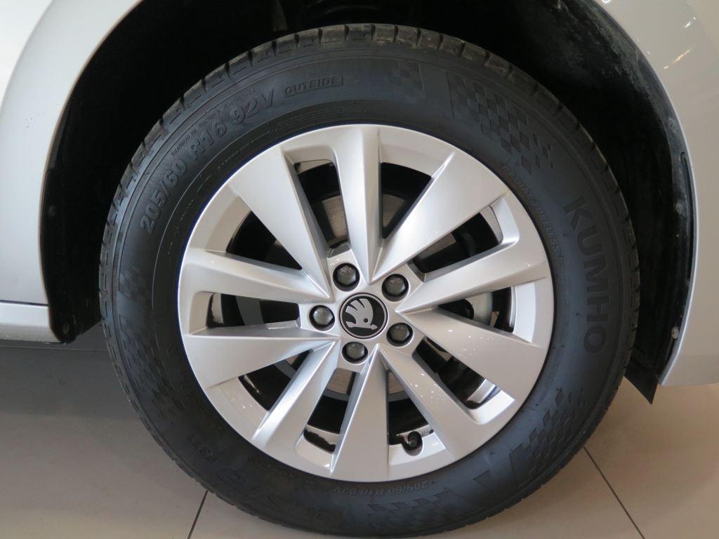 Skoda Kamiq 1.0 TSI Selection DSG 85 kW (115 CV) - 7