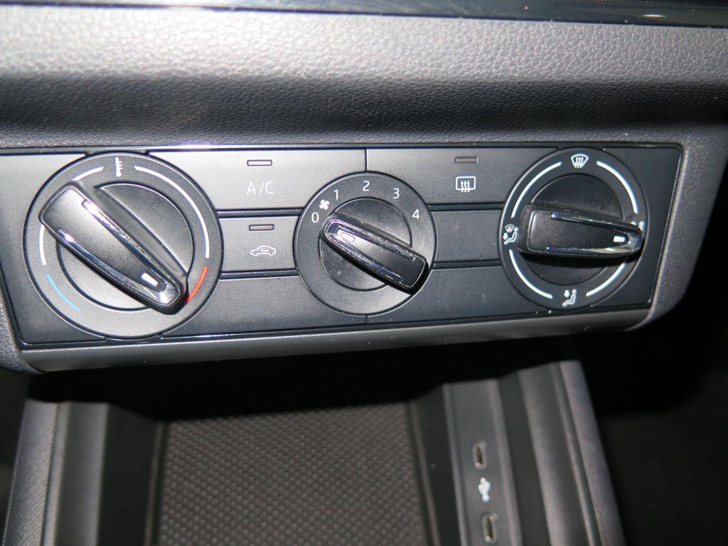 Skoda Kamiq 1.0 TSI Active 70 kW (95 CV) - 9