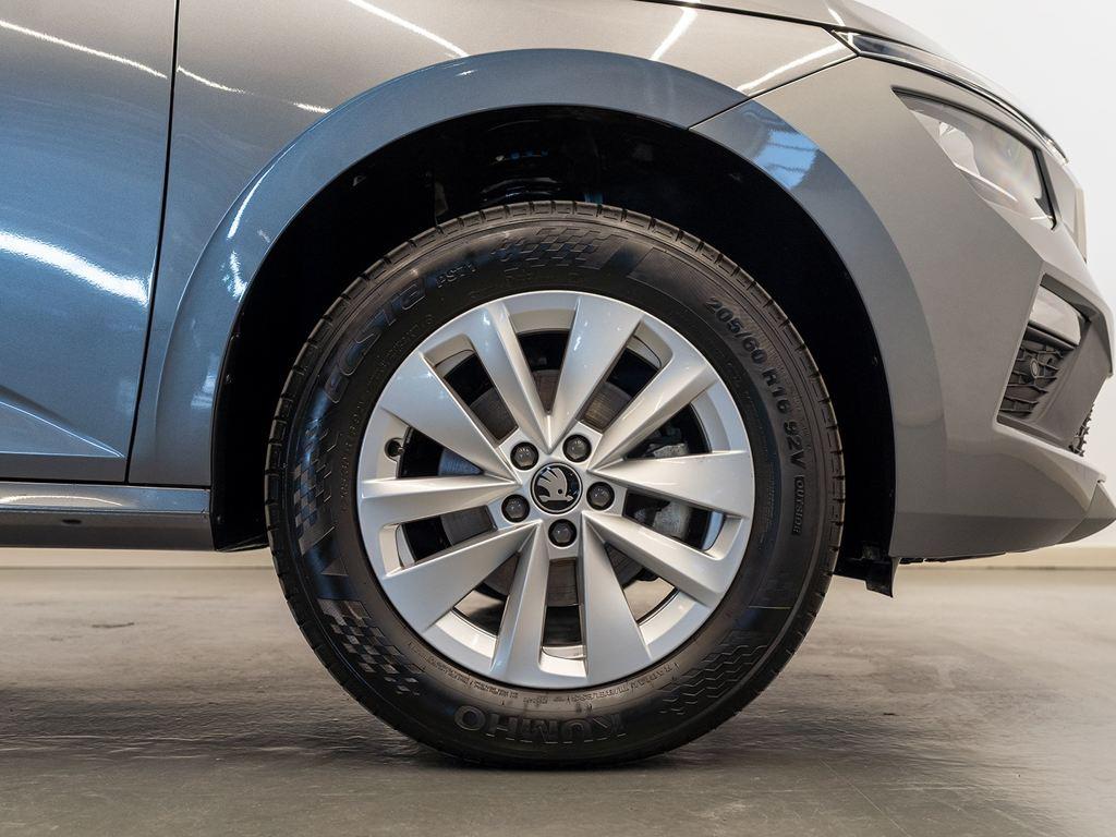 Skoda Kamiq 1.0 TSI Selection DSG 85 kW (115 CV) - 7